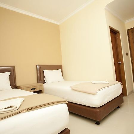Benito Residence Tangerang Luaran gambar